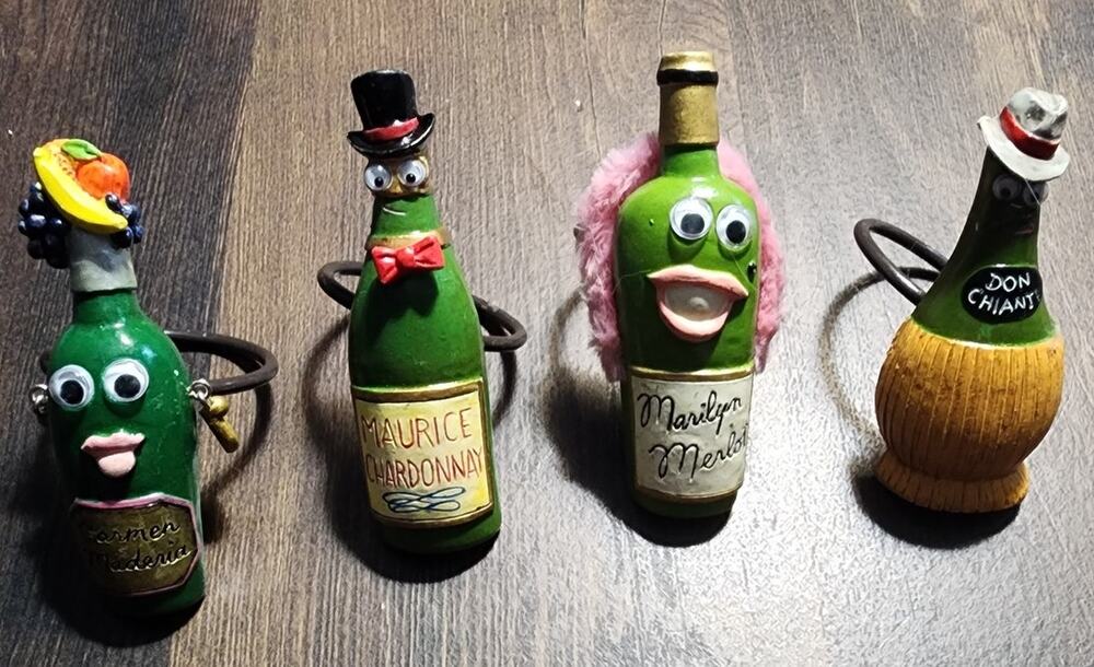 Figi Wine Champagne Bottle Fun Googly Eyed Napkin Rings Set of 4
